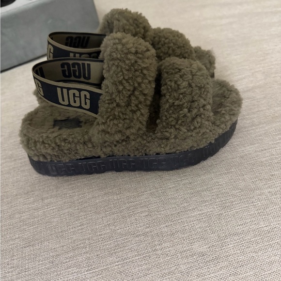 UGG Fuzzy Olive Slippers - Picture 5 of 8